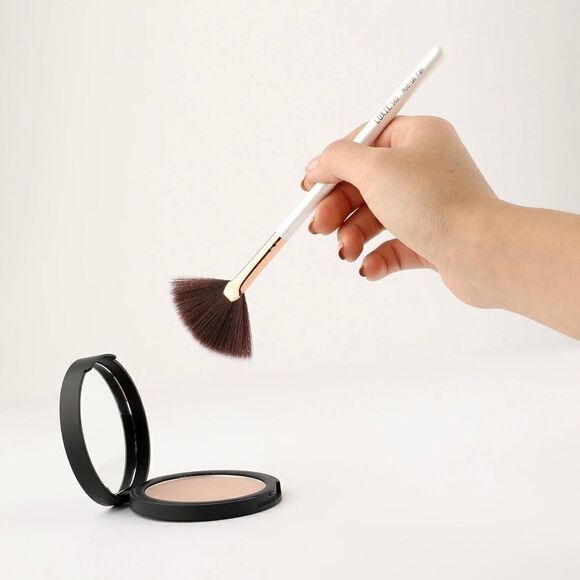 Bundle LUXIE 560 Medium Fan Brush Ipsy Bag - Picture 4 of 6